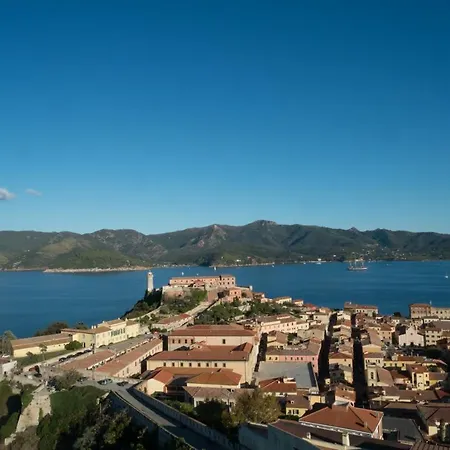 Nel Centro Storico Di Ferienhaus Portoferraio