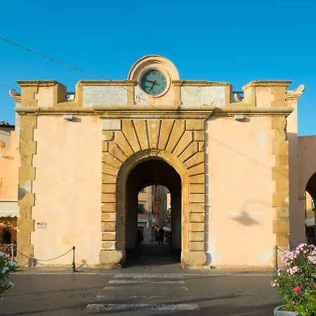 Nel Centro Storico Di Holiday home Portoferraio